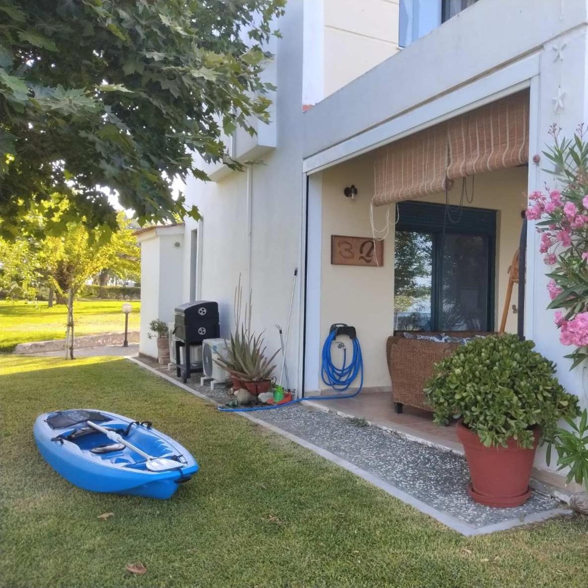 Villa 3Ω Nea Skioni Exterior photo